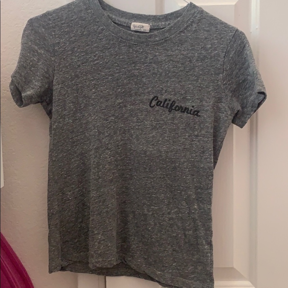 TILLY’S gray “California” tee